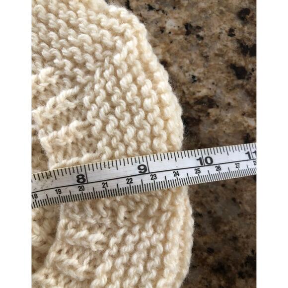 Aran hand knit Hat with pom pom from Ireland - Picture 4 of 6